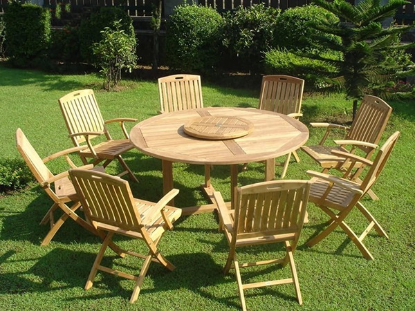Bộ bàn ghế gỗ sân vườn